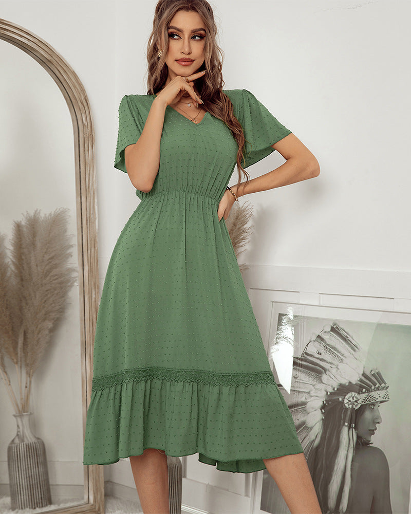 Effortlessly Elegant Dress with a Timeless Design