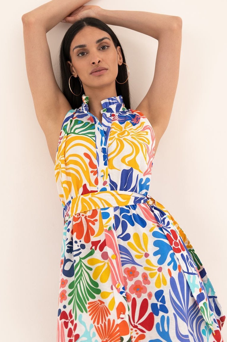 Beautifully Finished Dress in a Timeless Design