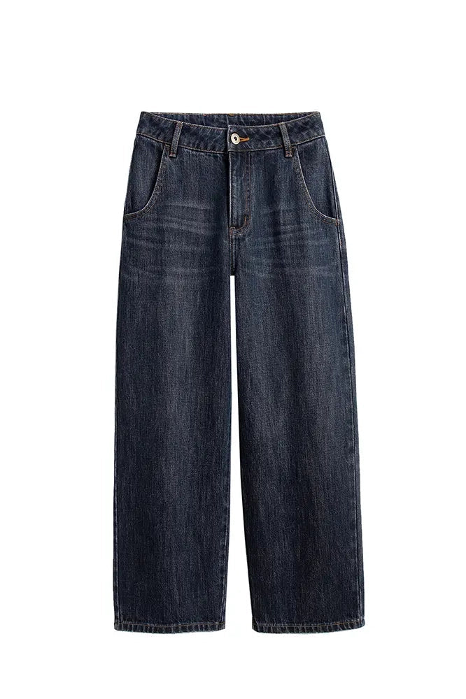 Sophisticated Garment with a Clean Classic Look