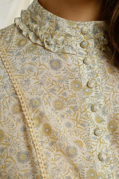 Beautifully Crafted Dress in a Classic Style