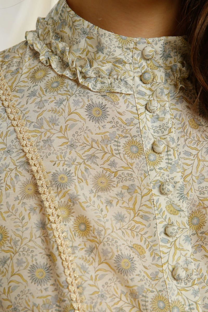 Beautifully Crafted Dress in a Classic Style