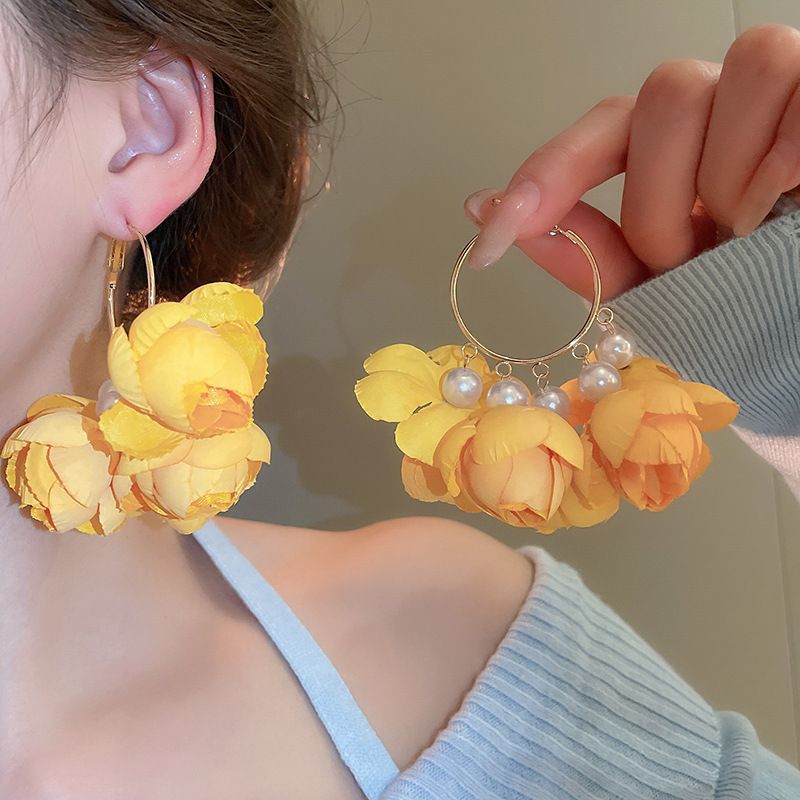 Beautiful Silver Earring with Unique Style