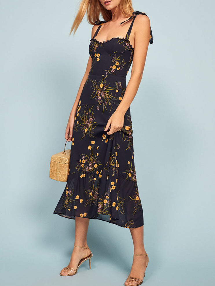 Beautifully Finished Dress in a Timeless Design