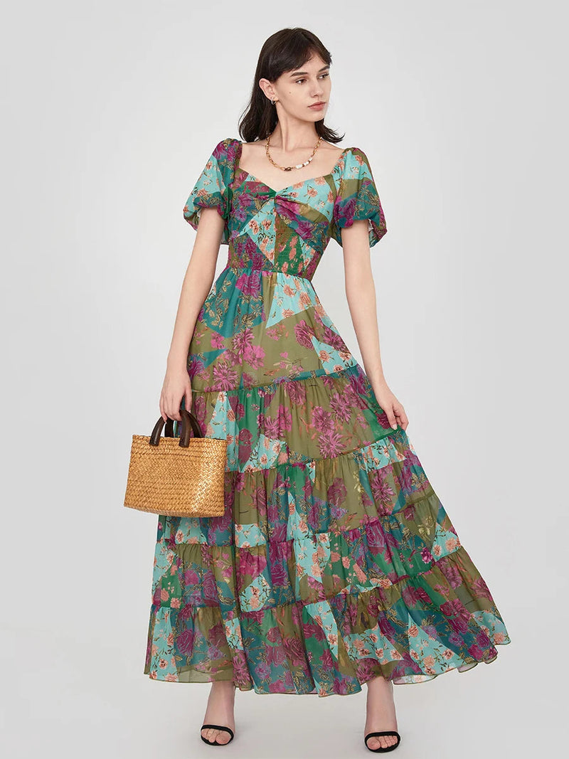 Well Tailored Dress with a Graceful Silhouette