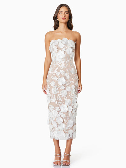 Well Tailored Dress with a Graceful Silhouette