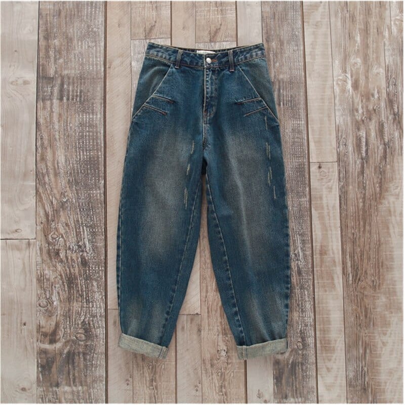 Well Tailored Pants with a Graceful Silhouette