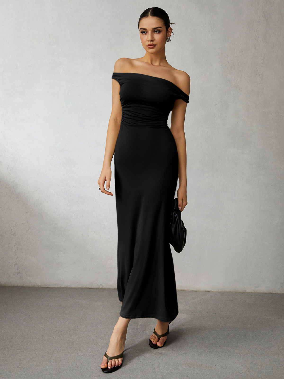 Effortlessly Elegant Dress with a Timeless Design