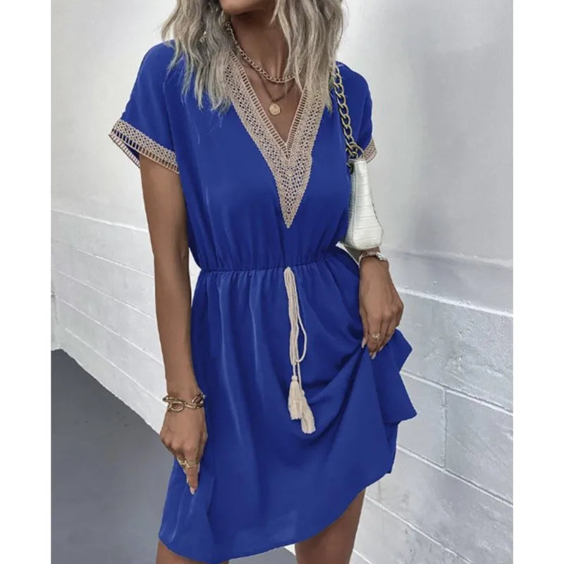 Effortlessly Elegant Dress with a Timeless Design