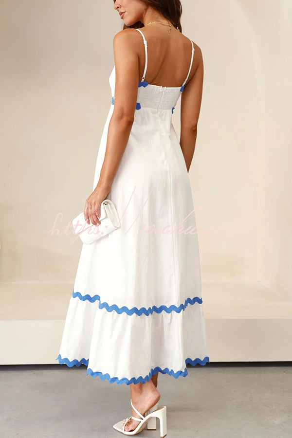 Beautifully Finished Dress in a Timeless Design