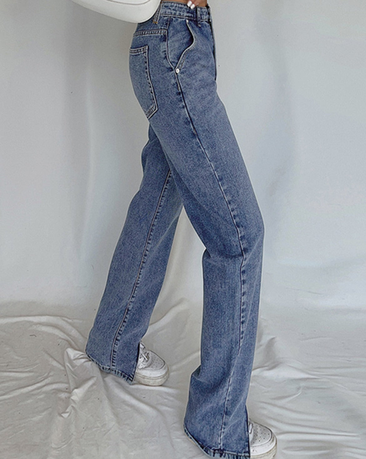 Well Tailored Garment with a Graceful Silhouette