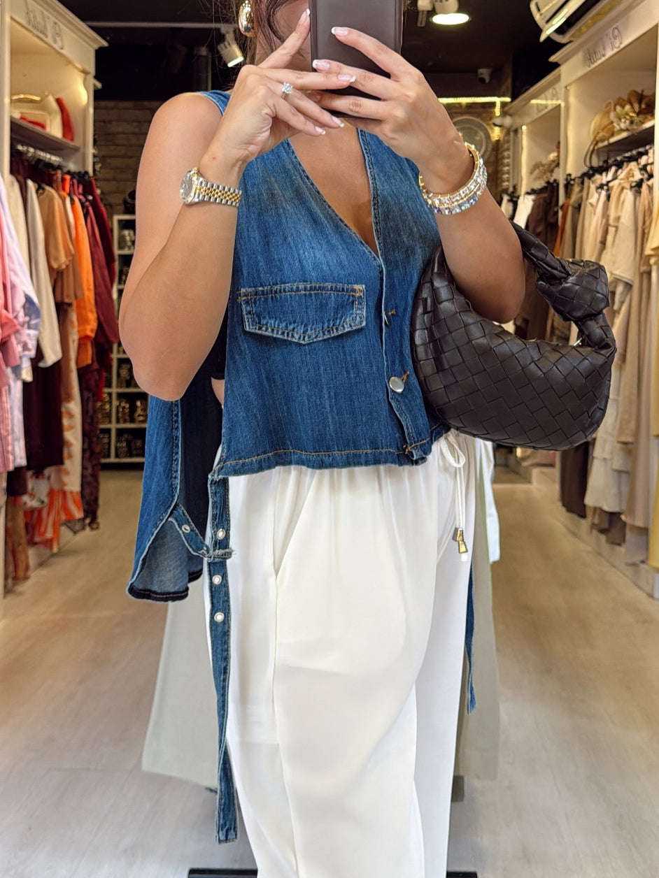 Polished Garment with an Effortless Classic Look