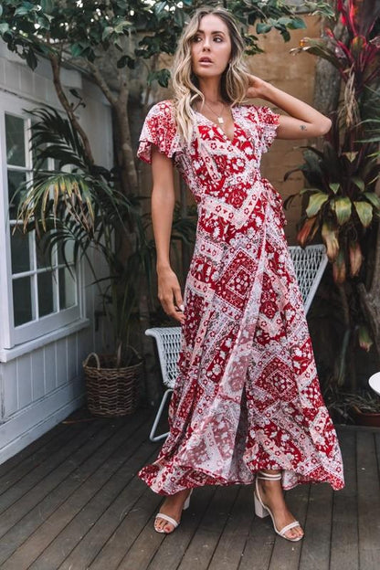 Gracefully Styled Dress for Any Occasion