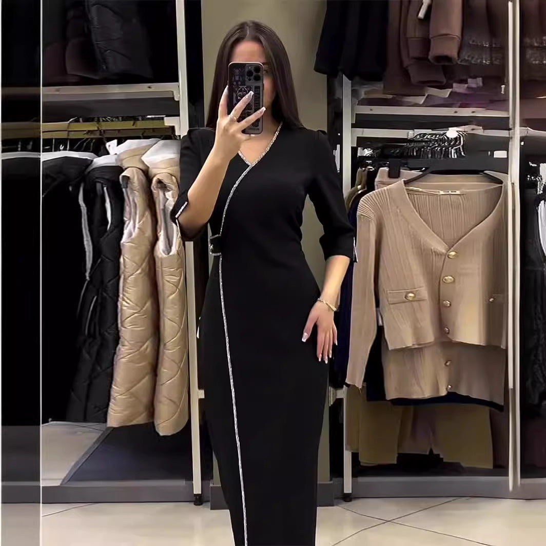 Effortlessly Elegant Dress with a Timeless Design