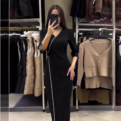 Effortlessly Elegant Dress with a Timeless Design