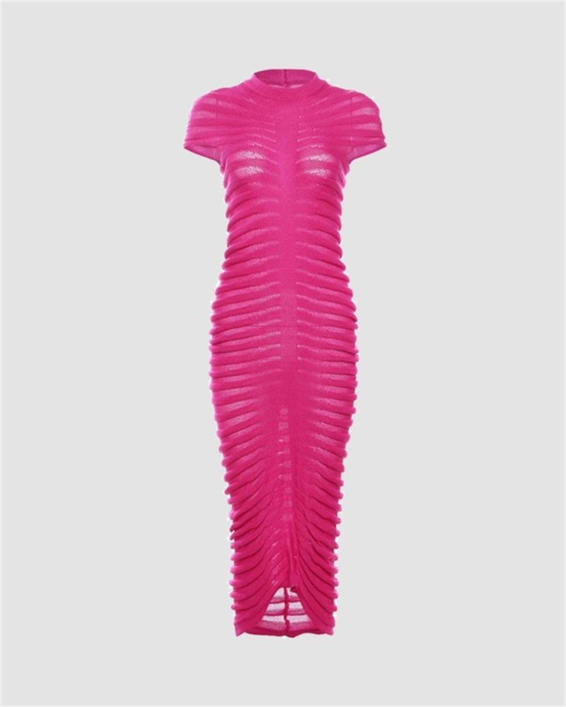Well Tailored Dress with a Graceful Silhouette
