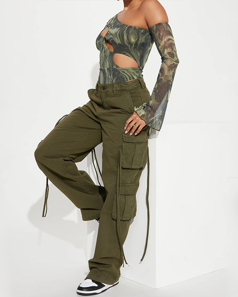 Well Tailored Pants with a Graceful Silhouette