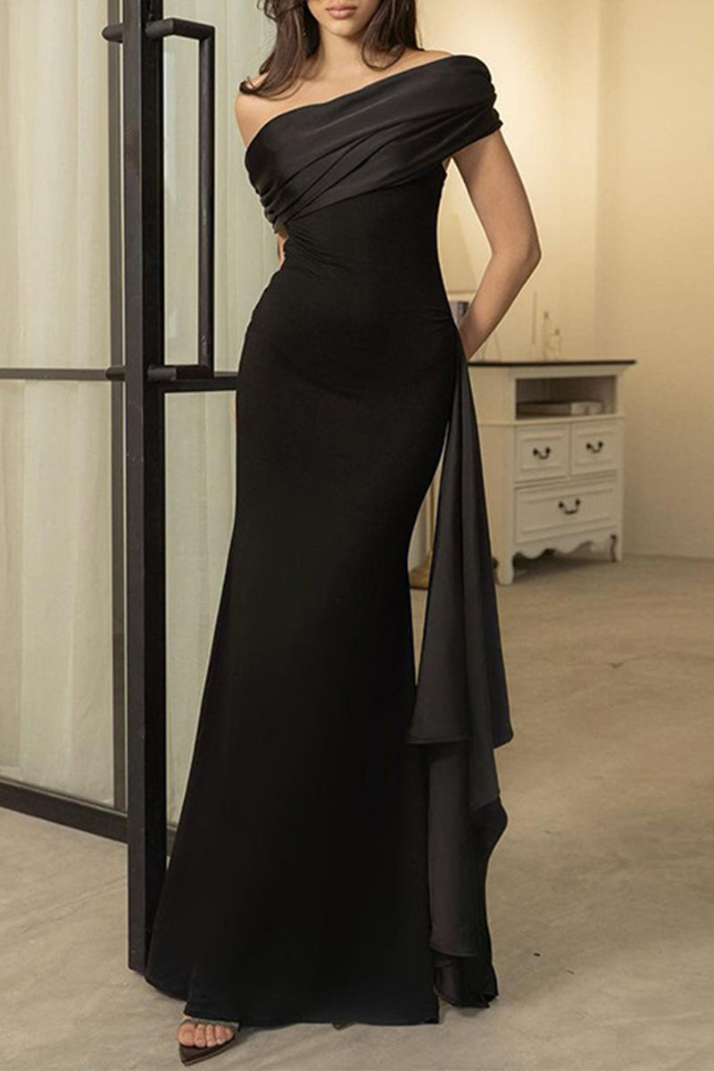 Well Tailored Dress with a Graceful Silhouette