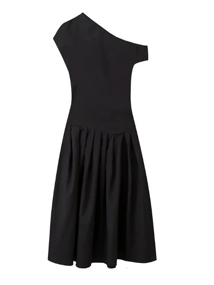 Well Tailored Dress with a Graceful Silhouette