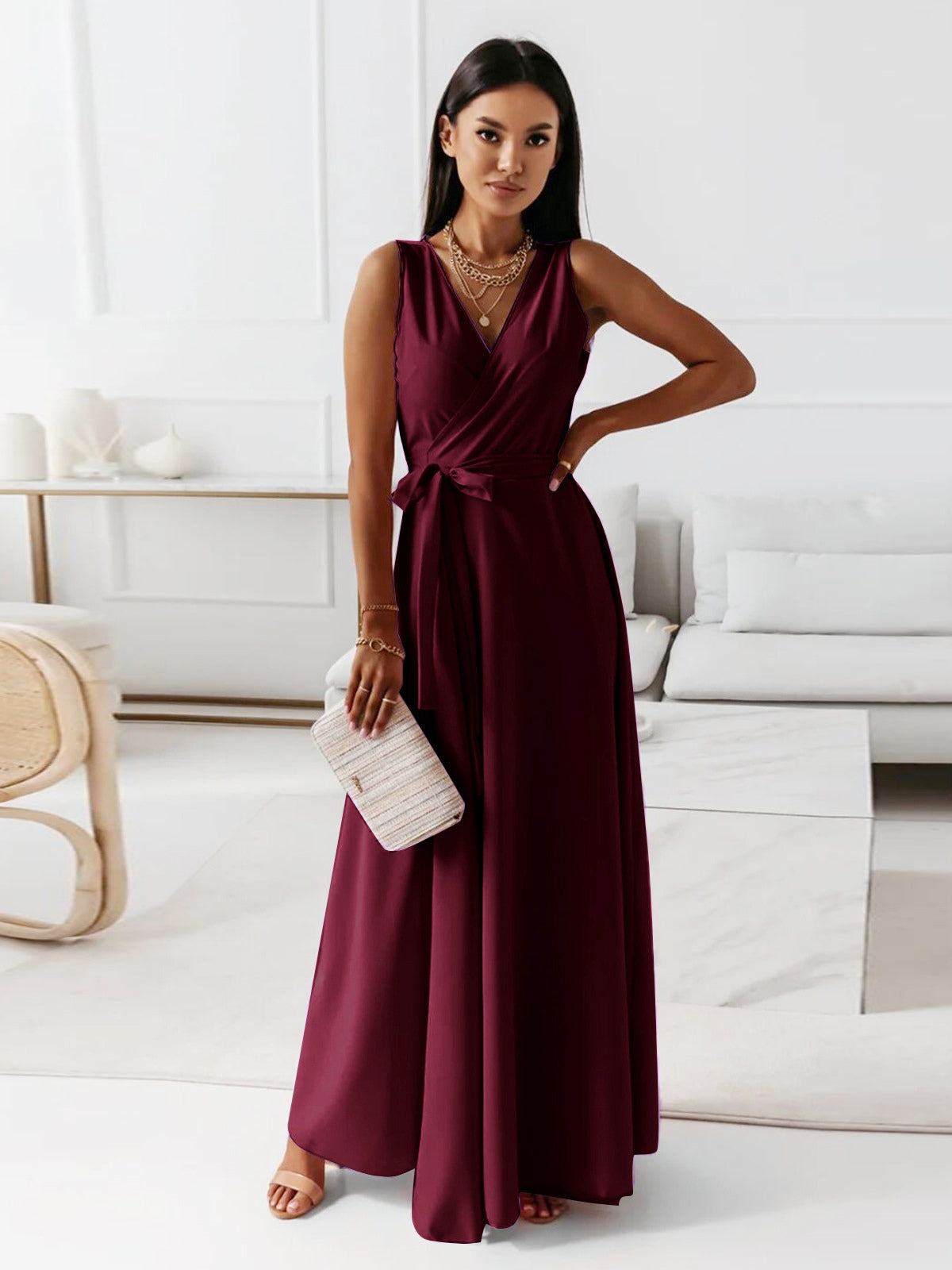 Effortlessly Elegant Dress with a Timeless Design