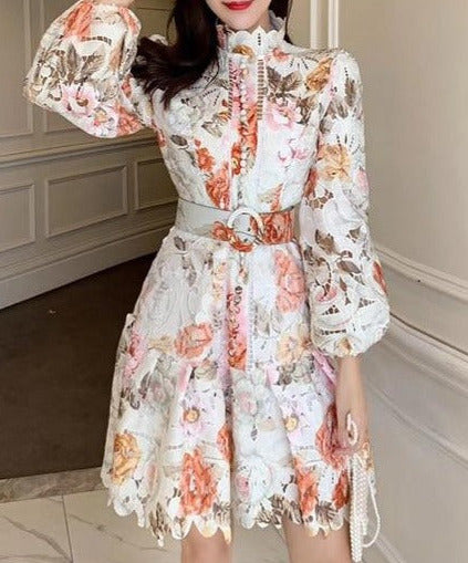 Well Tailored Dress with a Graceful Silhouette