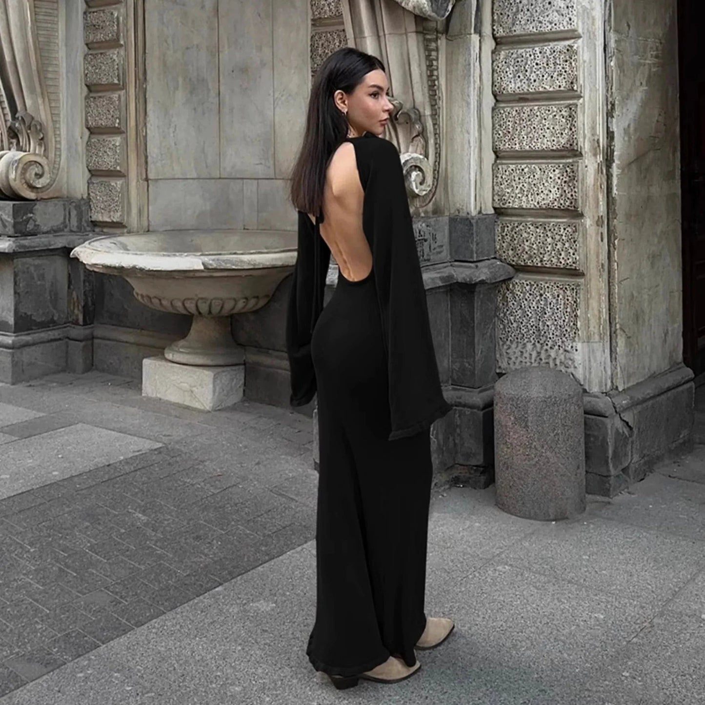 Beautifully Crafted Dress in a Classic Style