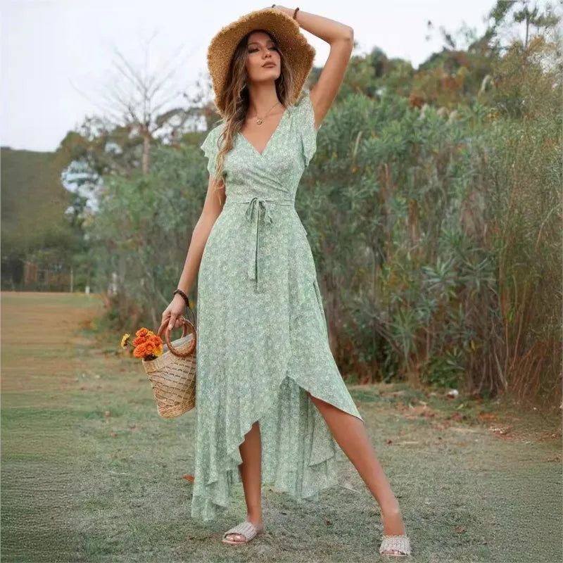 Beautifully Finished Dress in a Timeless Design