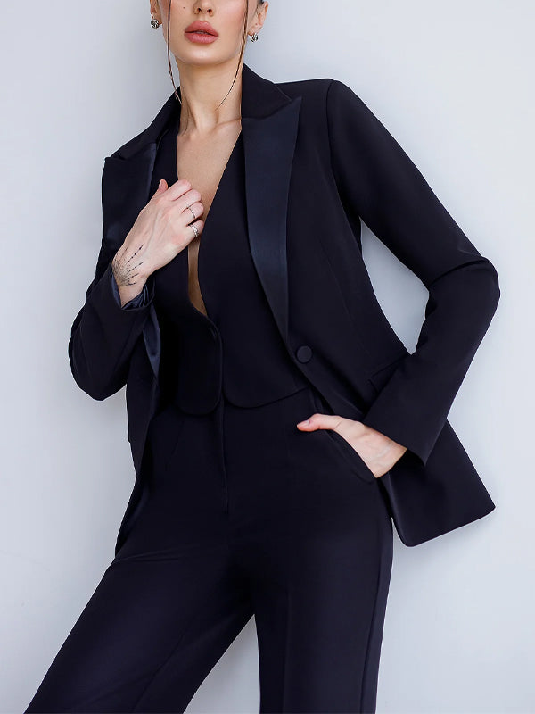 Effortlessly Elegant Garment with a Timeless Design