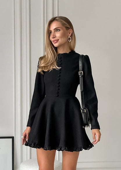 Beautifully Finished Dress in a Timeless Design