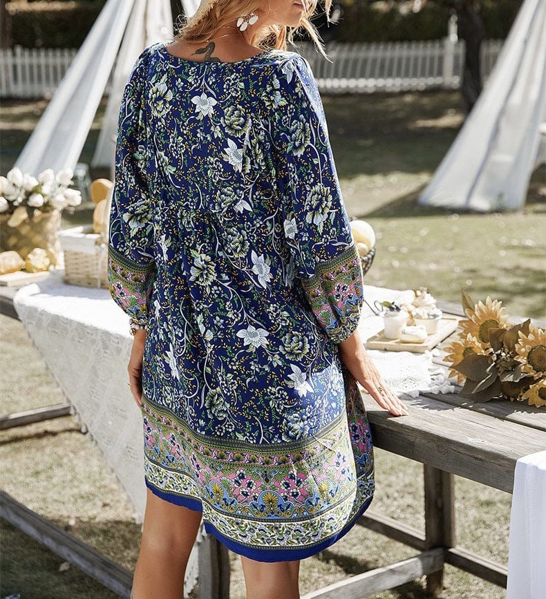 Beautifully Finished Dress in a Timeless Design