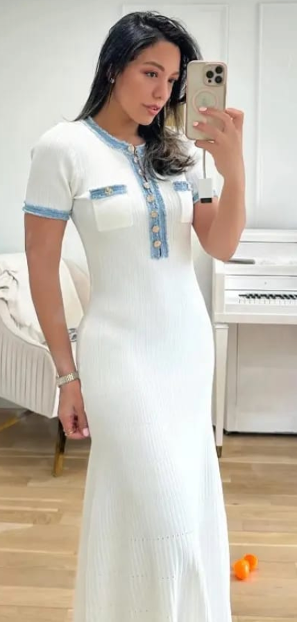 Beautifully Finished Dress in a Timeless Design