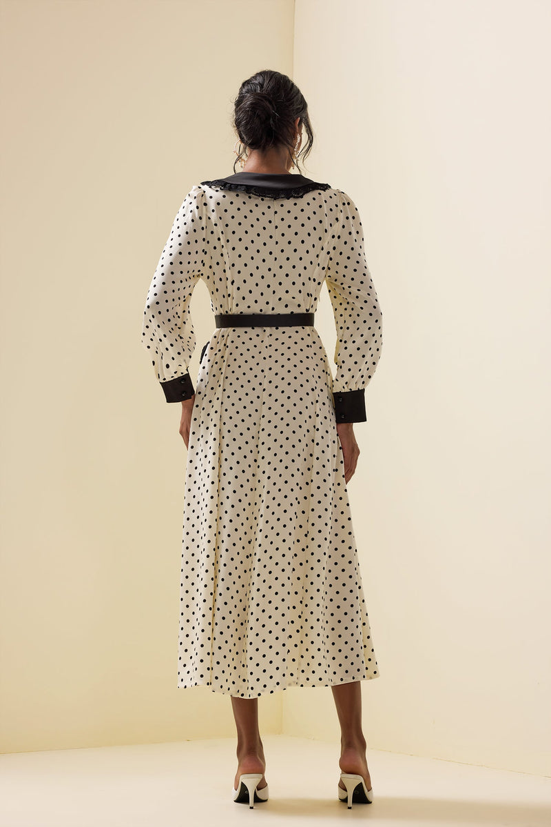 Classic Vintage Dress with a Flattering Fit