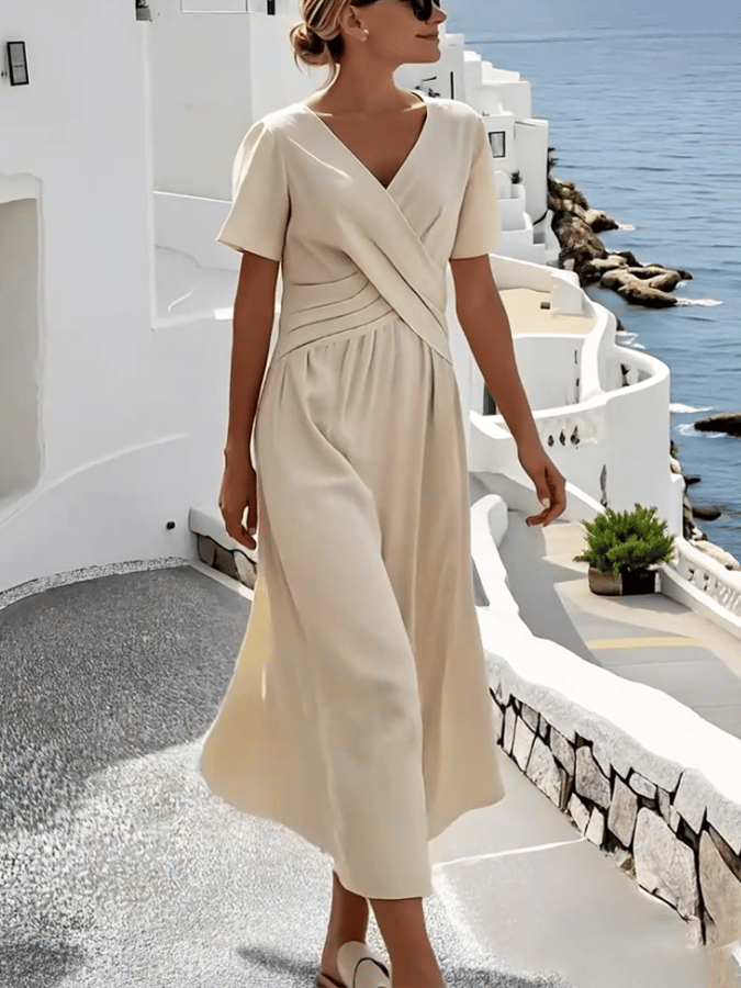 Beautifully Crafted Dress in a Classic Style