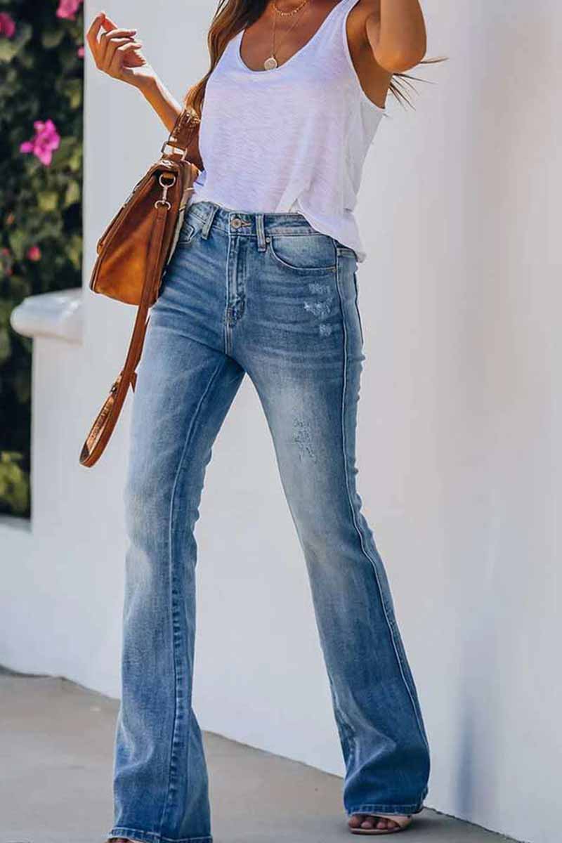 Effortlessly Elegant Trousers with a Timeless Design