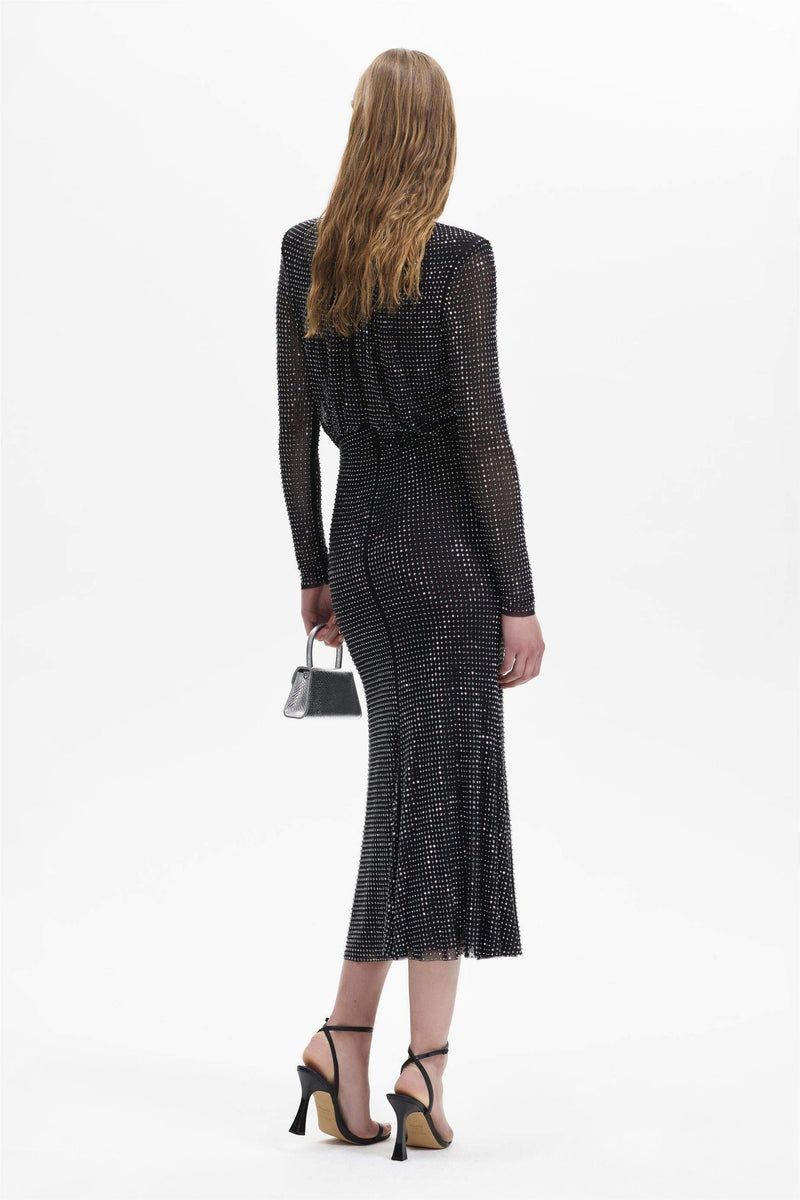 Gracefully Styled Dress for Any Occasion