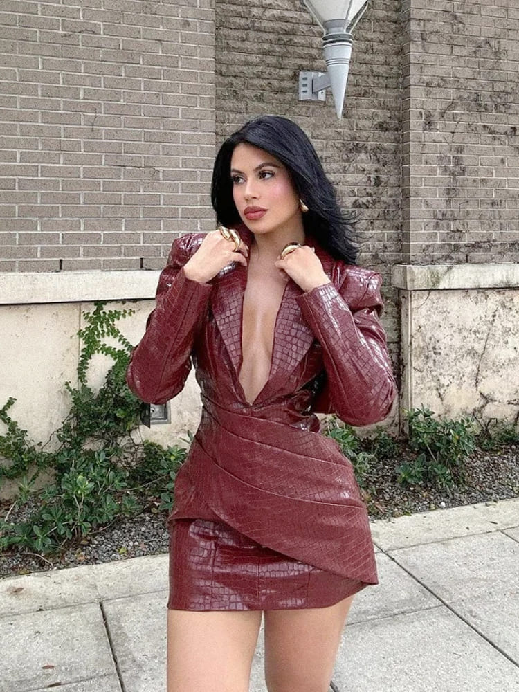 Gracefully Styled Dress for Any Occasion
