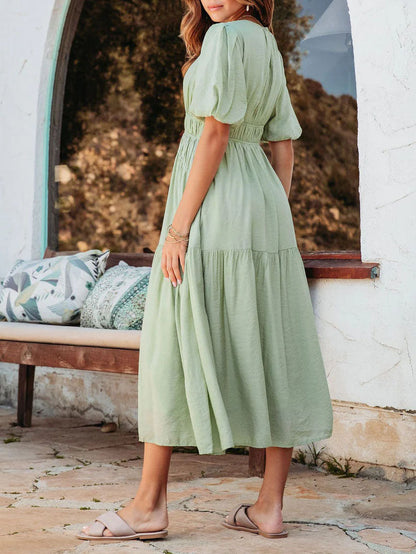 Well Tailored Dress with a Graceful Silhouette
