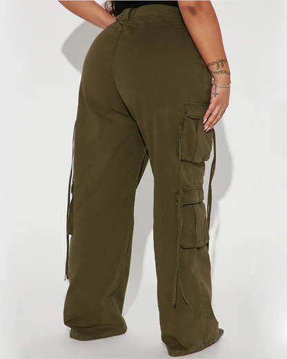 Well Tailored Pants with a Graceful Silhouette