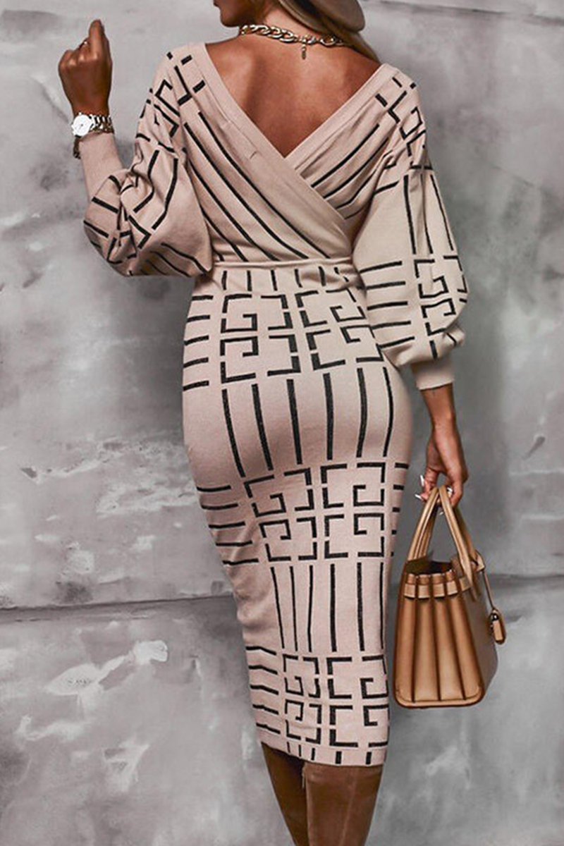 Classic Vintage Dress with a Flattering Fit