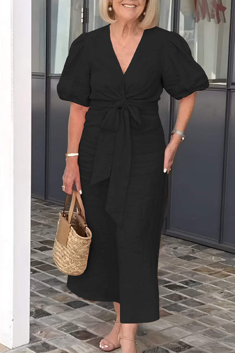 Beautifully Finished Dress in a Timeless Design