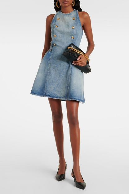 Classic Vintage Dress with a Flattering Fit