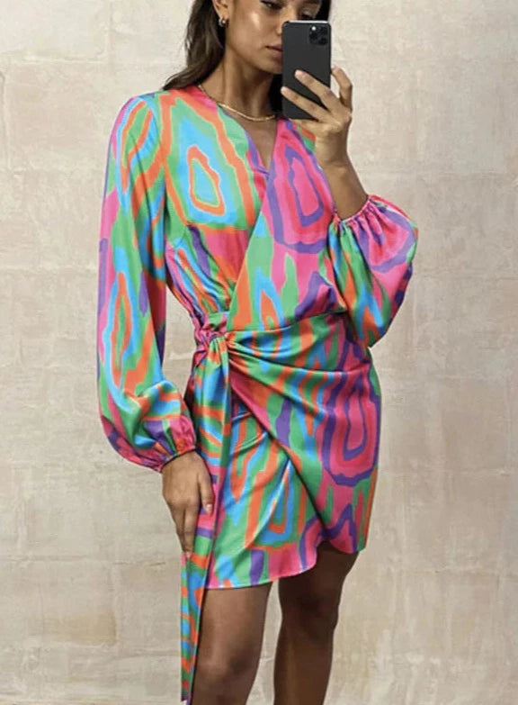 Effortlessly Elegant Dress with a Timeless Design