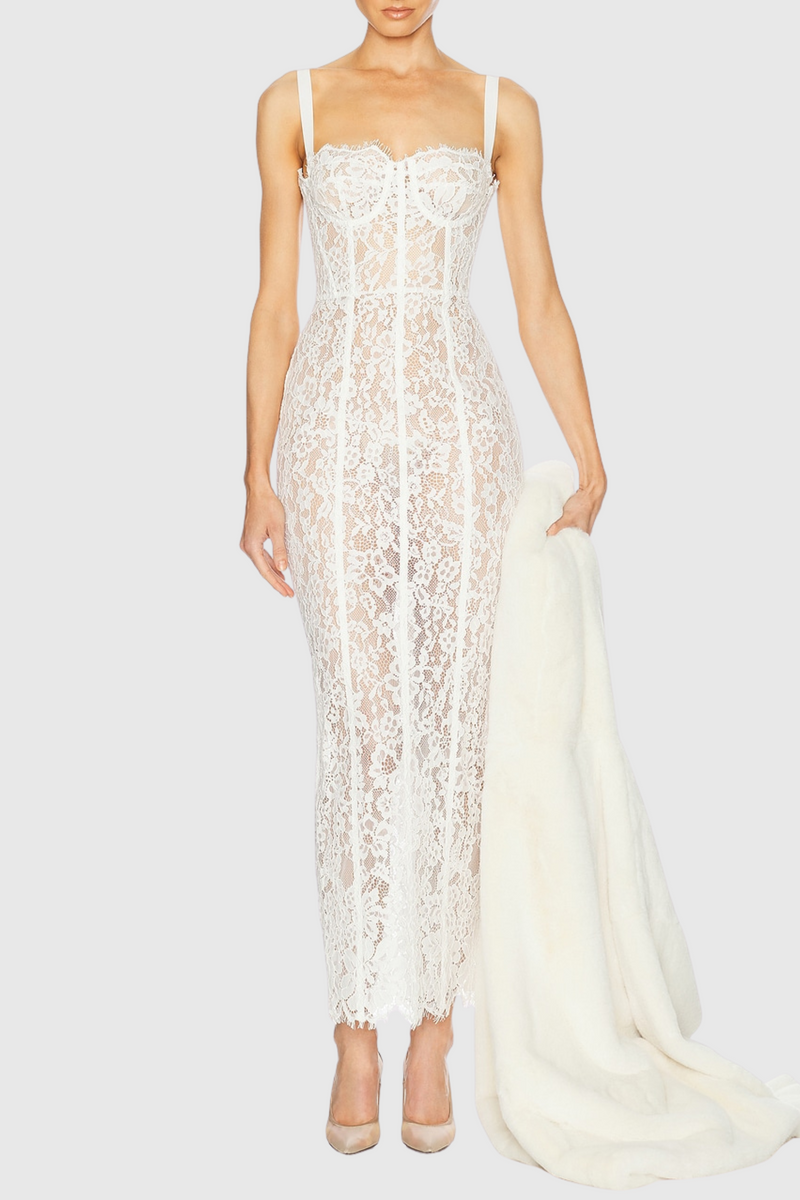 Gracefully Styled Dress for Any Occasion