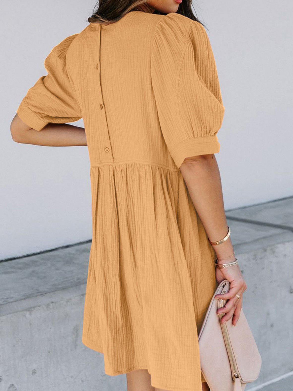 Beautifully Finished Dress in a Timeless Design