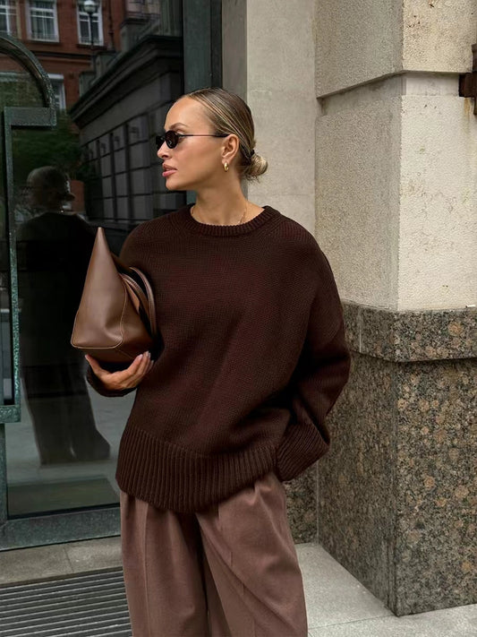 Effortlessly Elegant Sweater with a Timeless Design