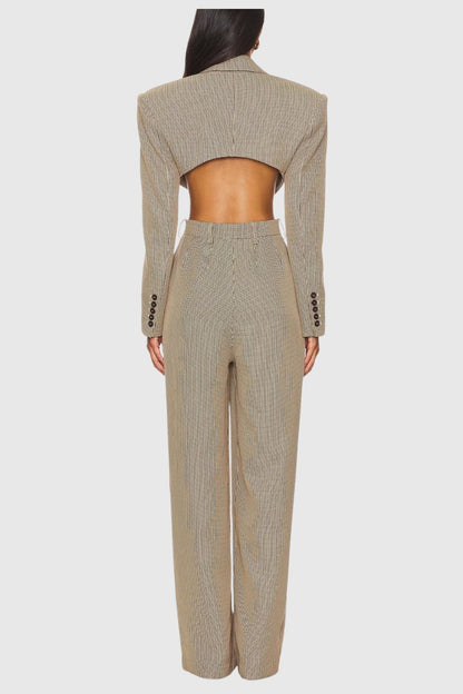 Effortlessly Elegant Garment with a Timeless Design