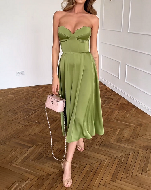 A Vintage Style Dress with Delicate Timeless Details