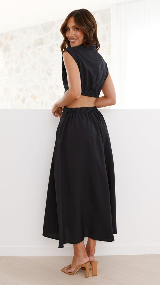 Polished Dress with an Effortless Classic Look