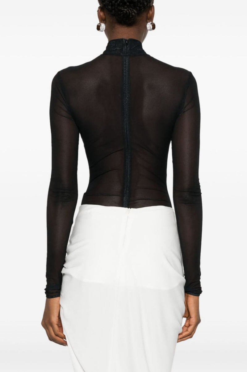 Well Tailored Garment with a Graceful Silhouette