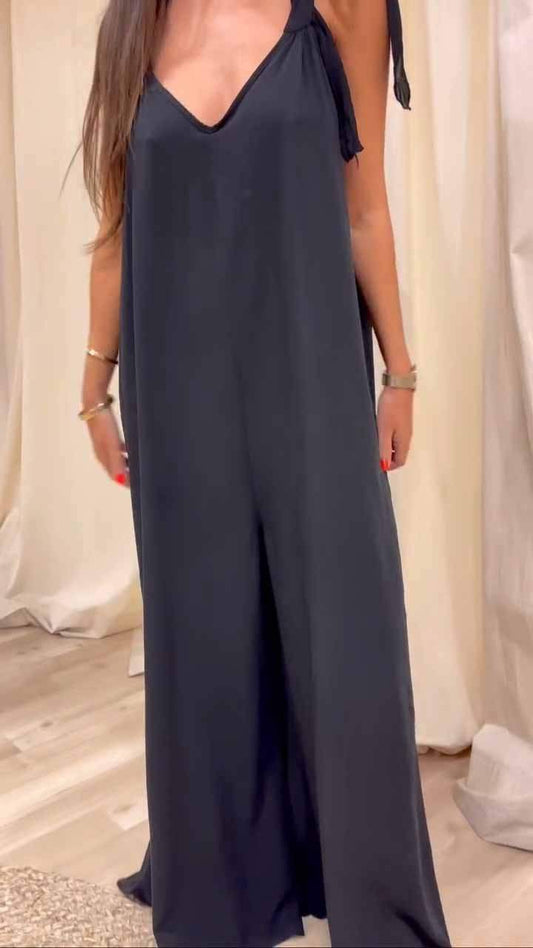 Well Tailored Garment with a Graceful Silhouette