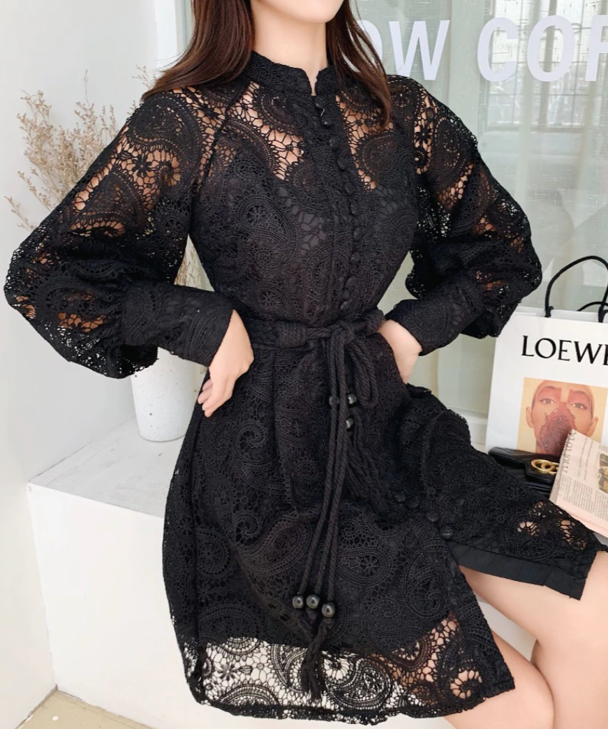Effortlessly Elegant Dress with a Timeless Design